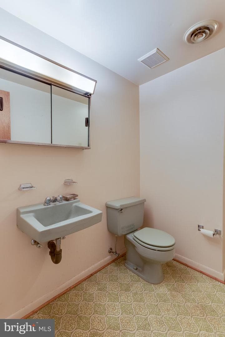 22362 Armstrong Drive photo 26