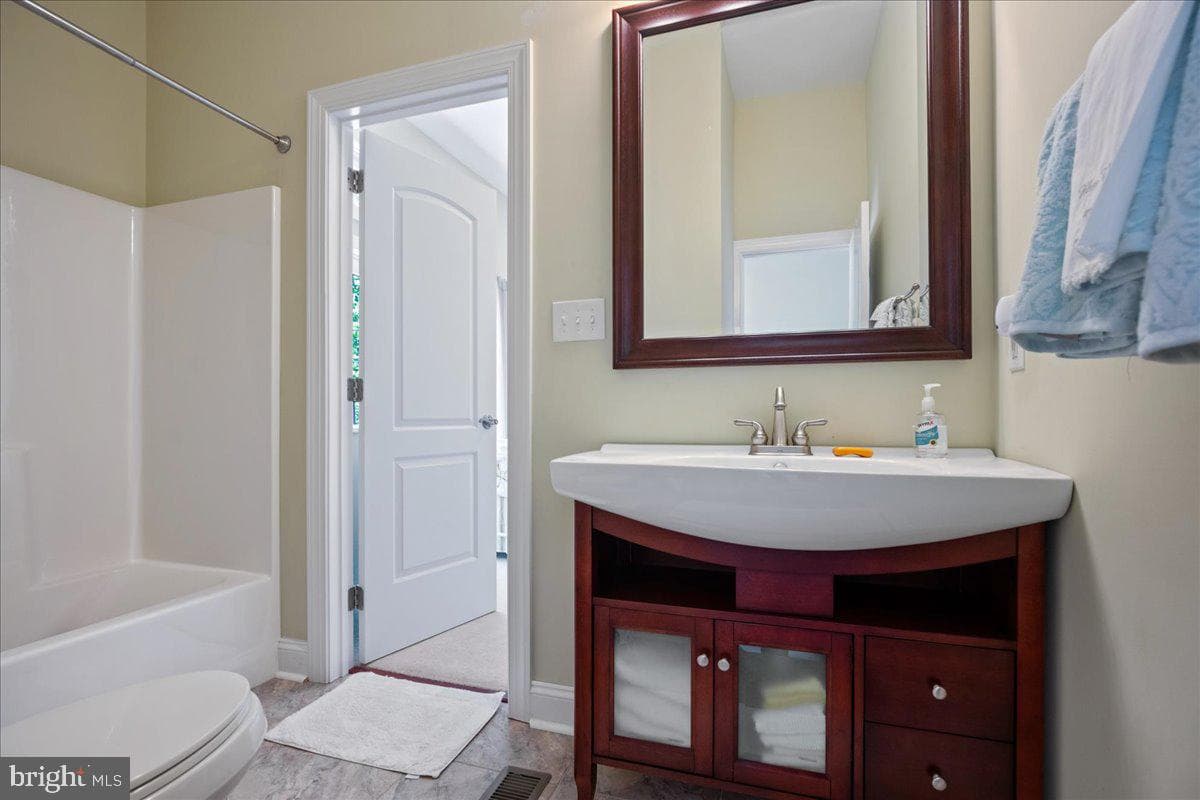 45216 Clarkes Landing Road photo 38
