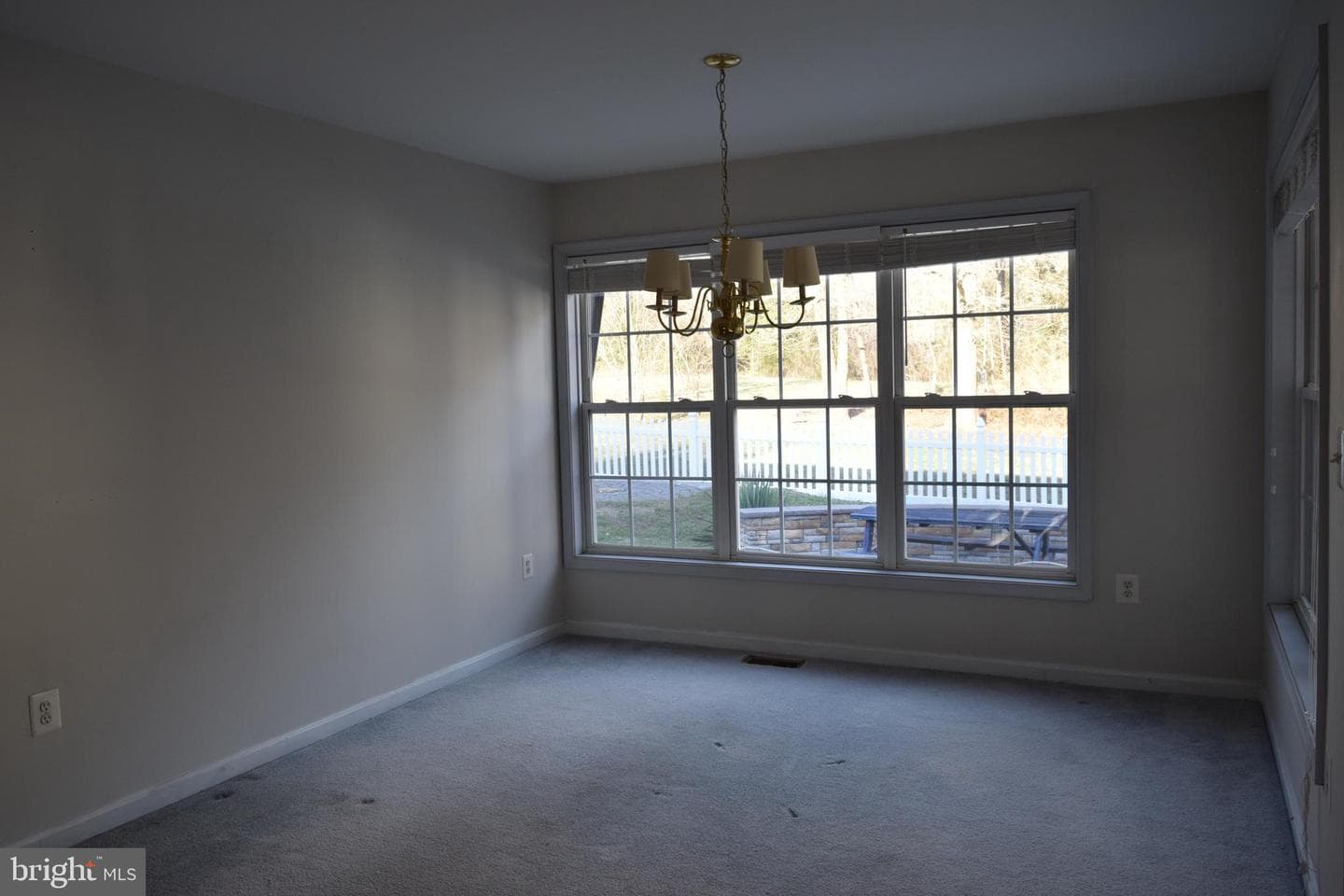 21684 Potomac View Drive photo 2