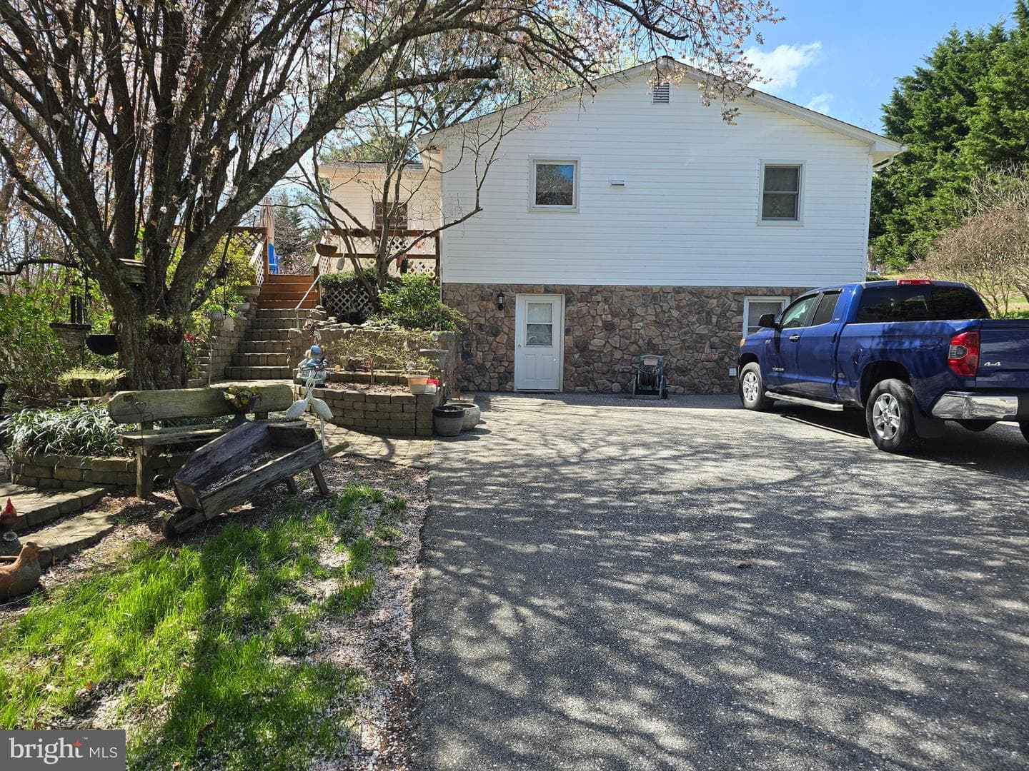 18631 Cherryfield Road photo 2