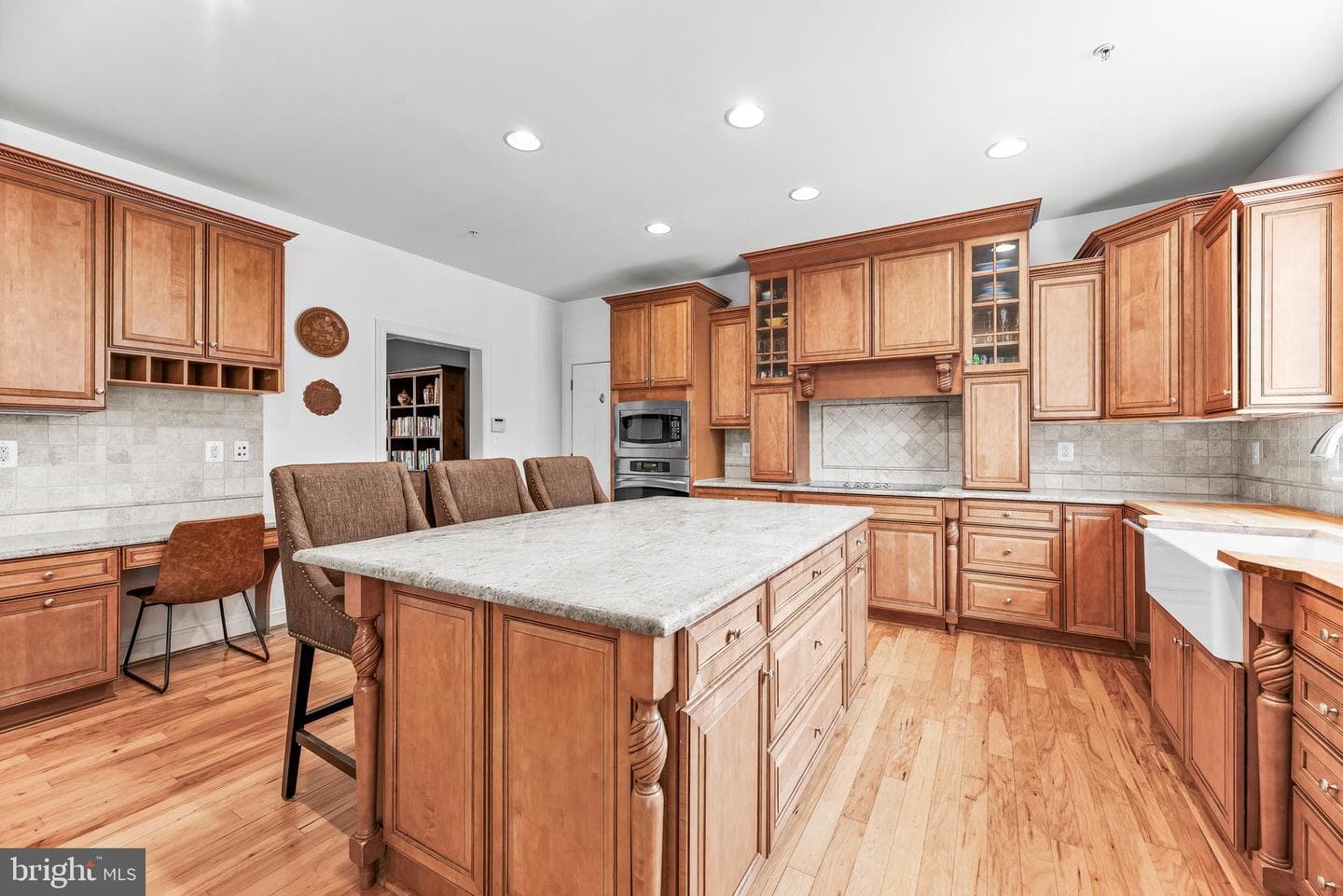 22900 Camden Court photo 4
