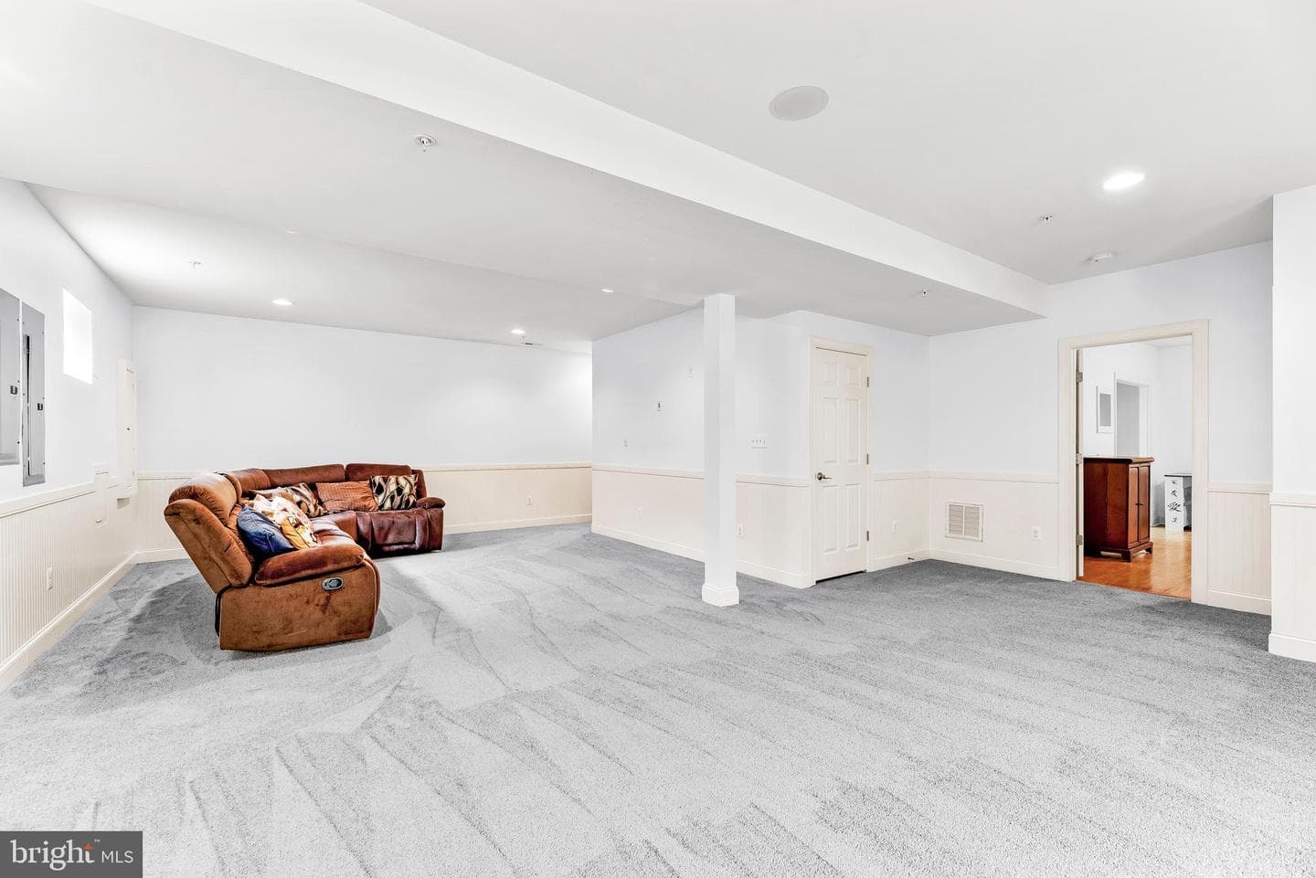 22900 Camden Court photo 40