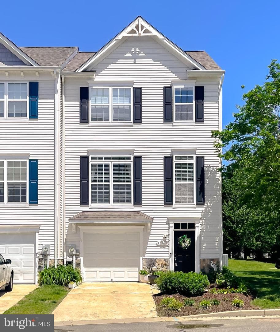 48398 Sunburst Drive