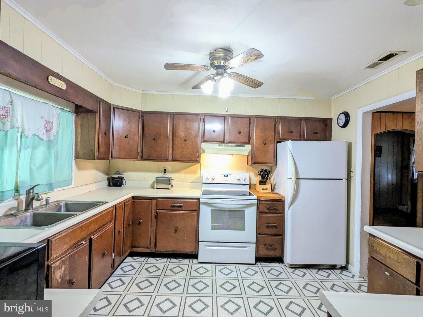 43658 Redmond Road photo 2