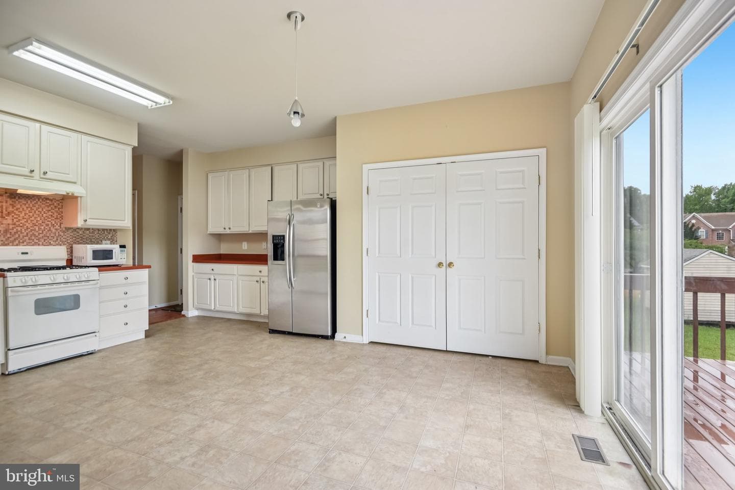 22565 Dunleigh Drive photo 8