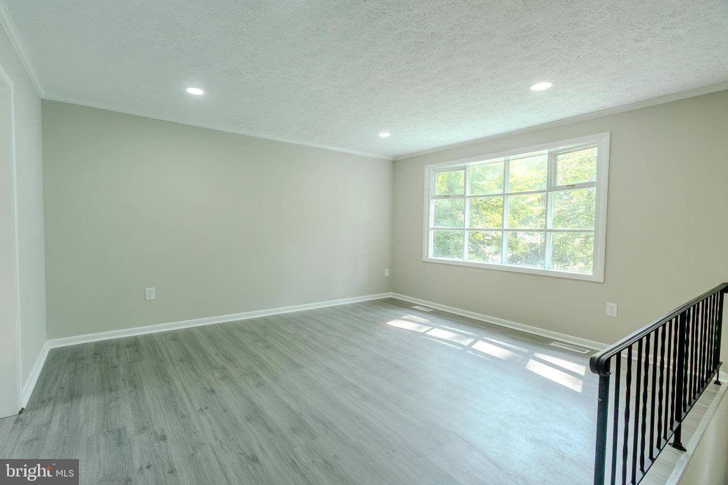 28989 Autumnwood Drive photo 5