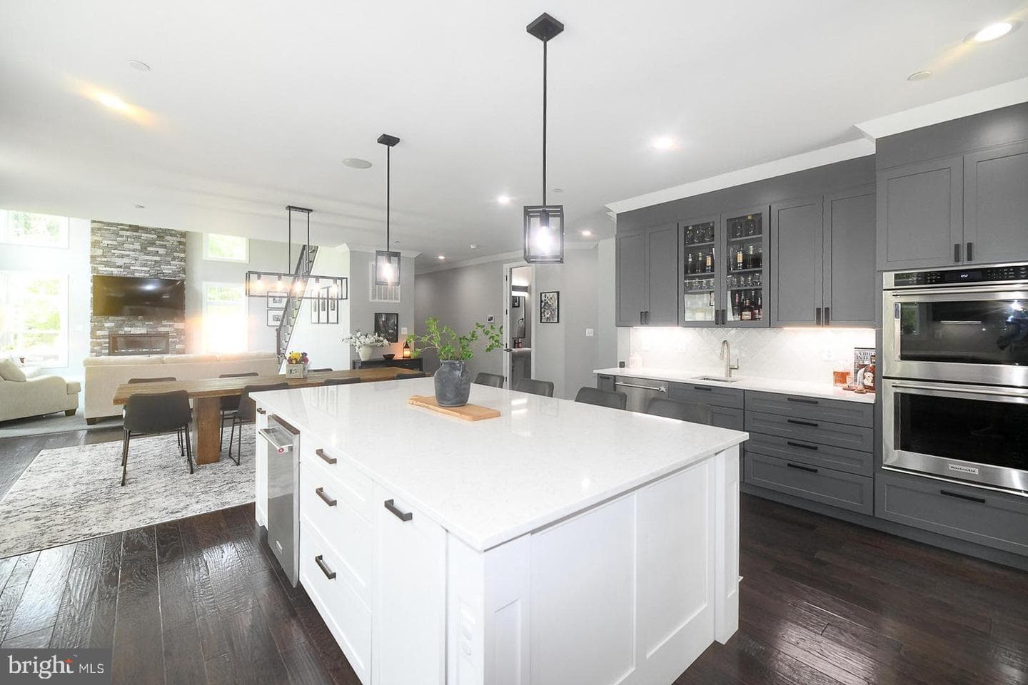 23155 Greenstone photo 13