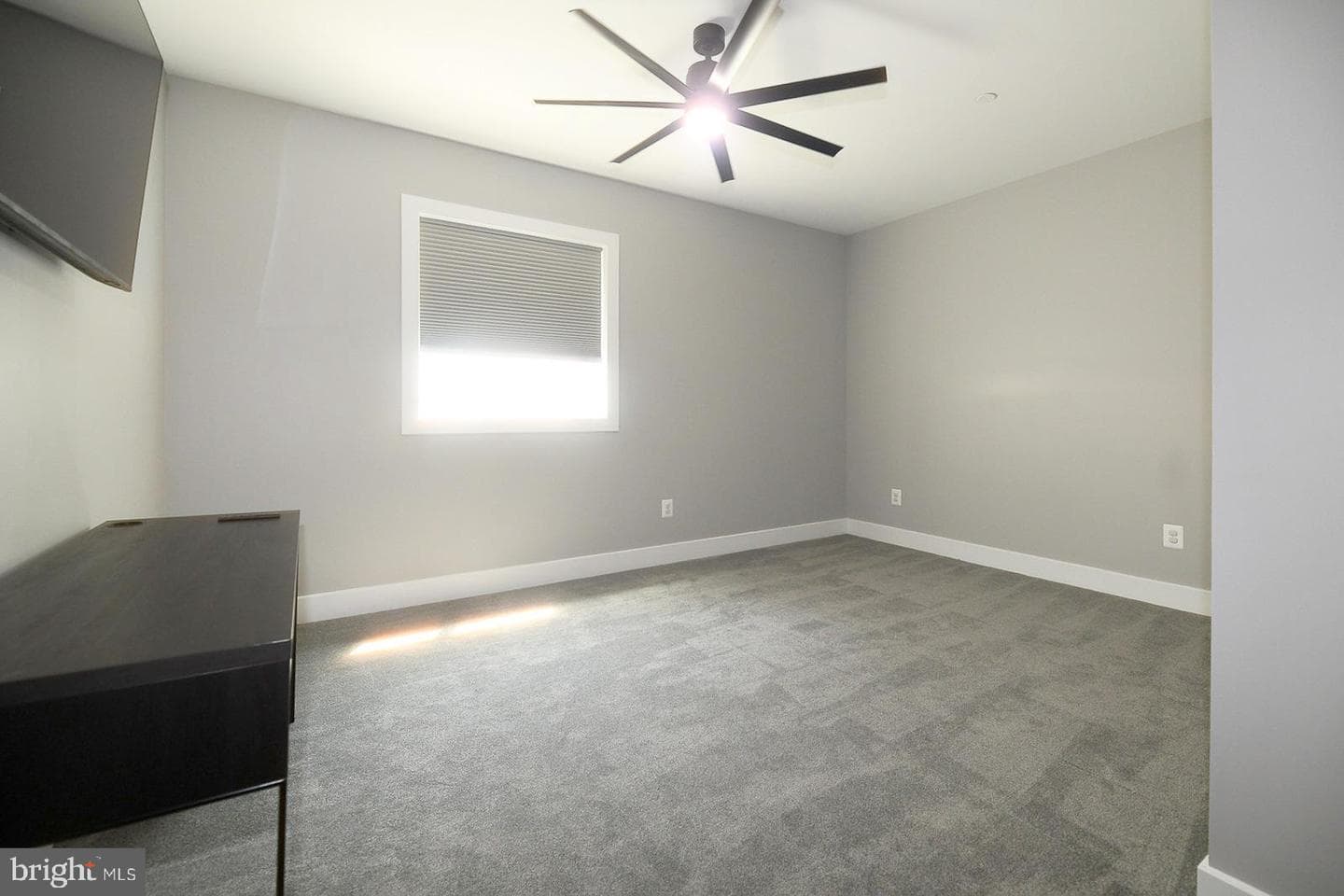 23155 Greenstone photo 39