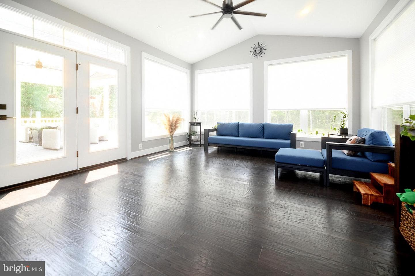 23155 Greenstone photo 43