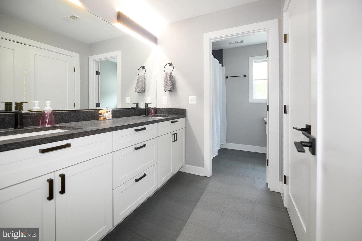 23155 Greenstone photo 47