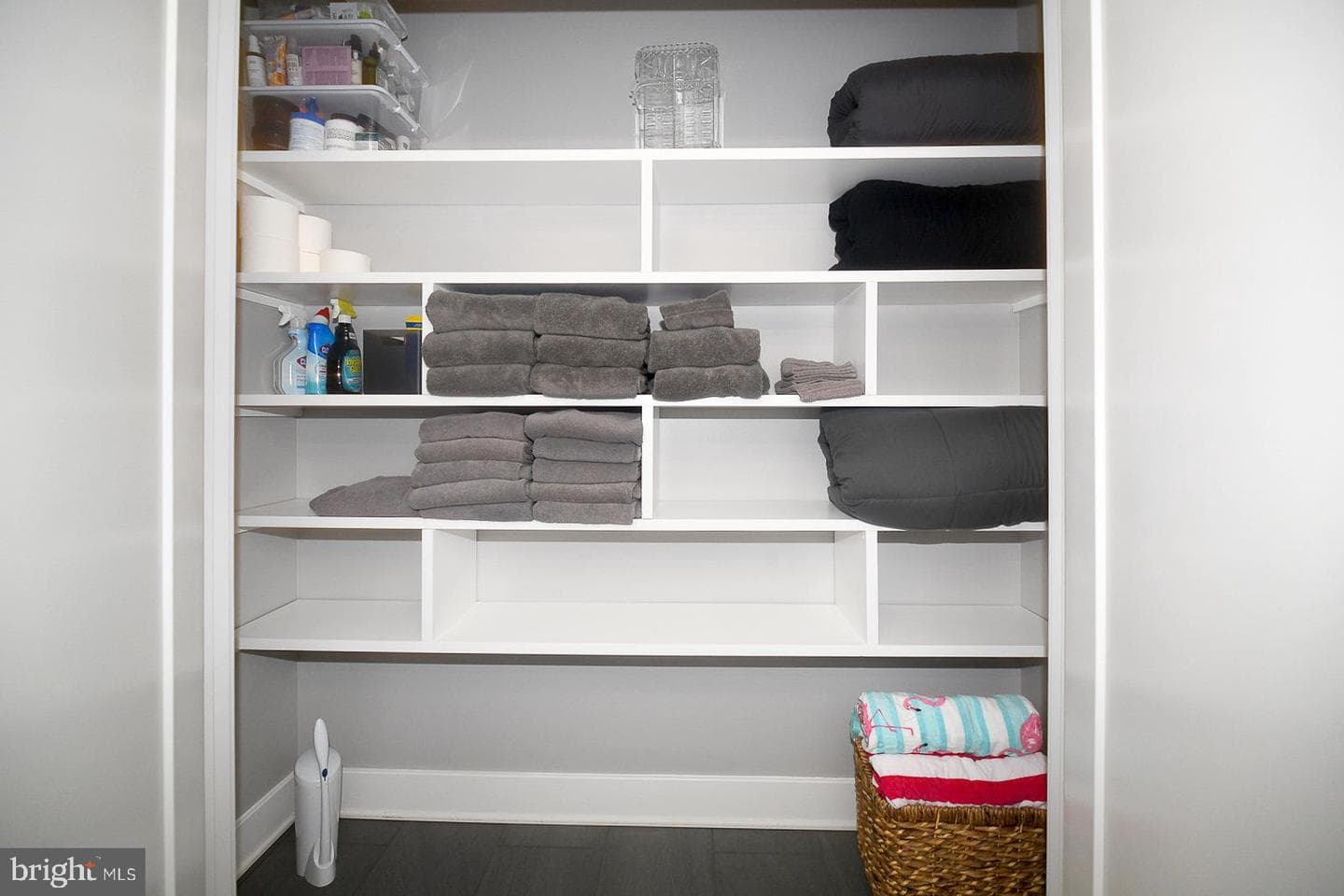 23155 Greenstone photo 48