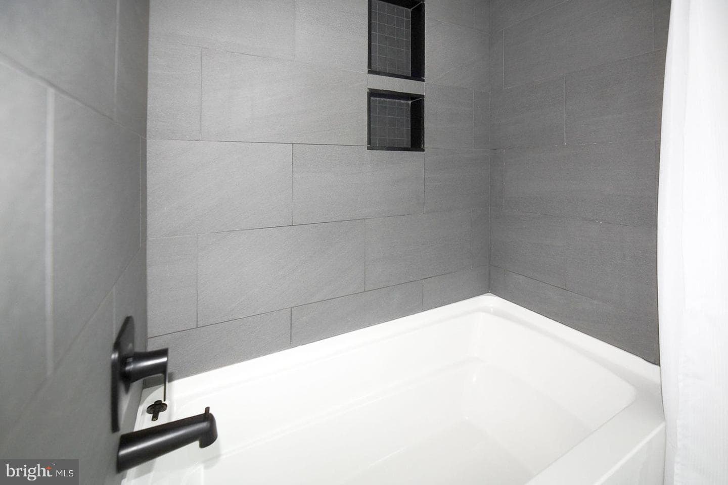 23155 Greenstone photo 49