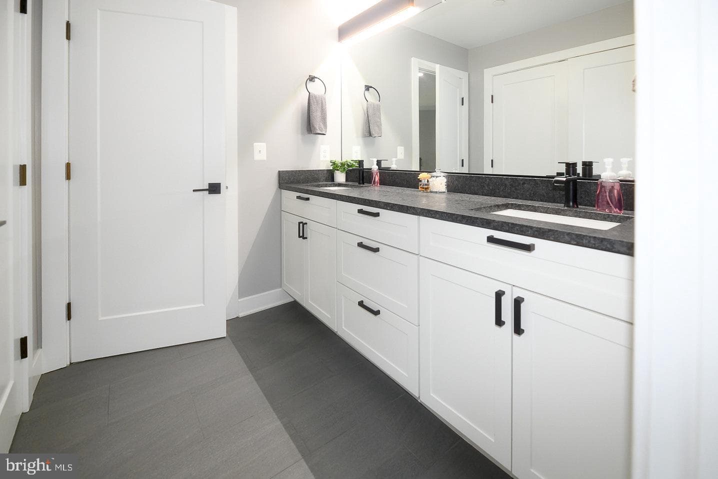 23155 Greenstone photo 50