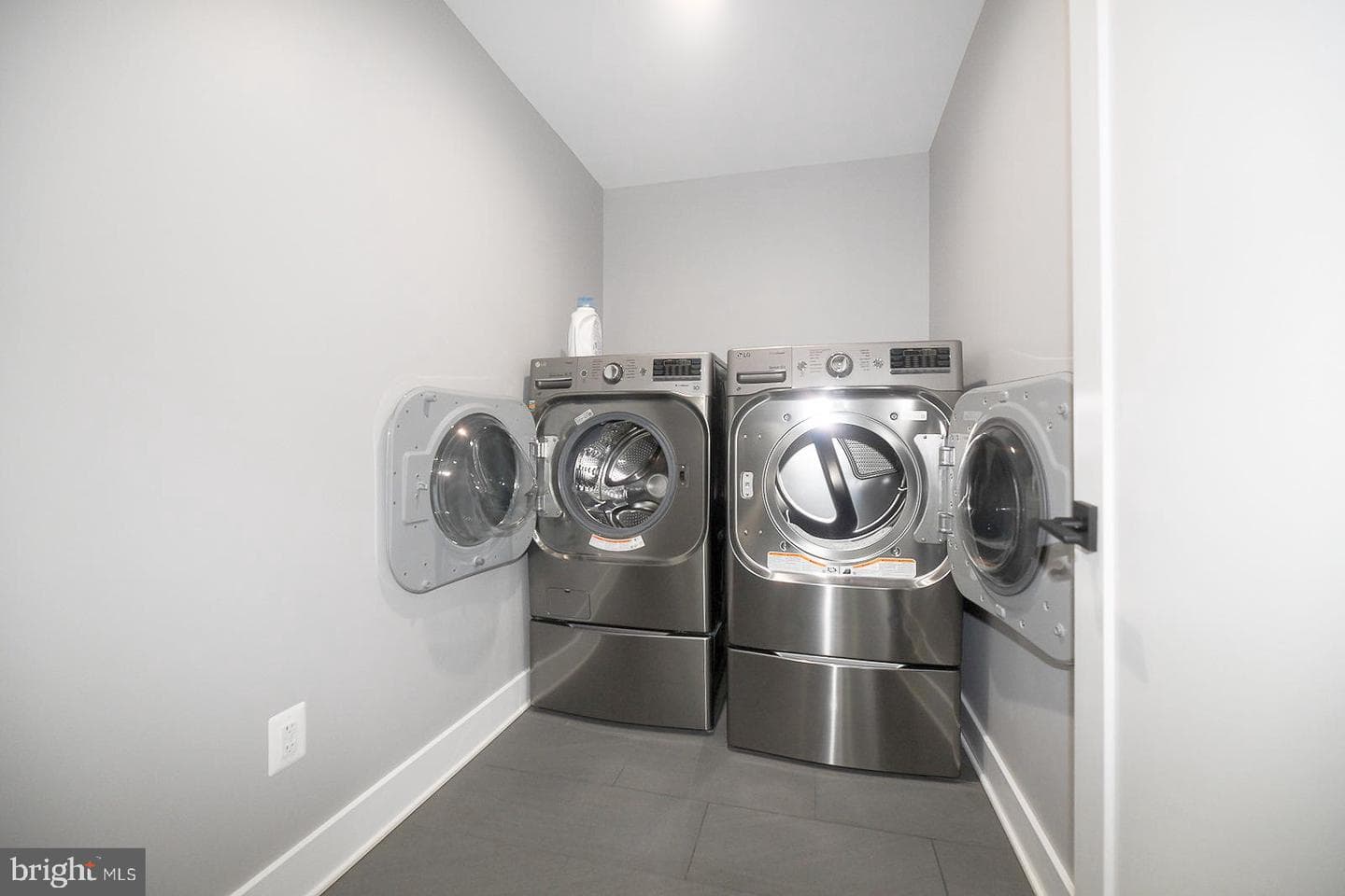 23155 Greenstone photo 54