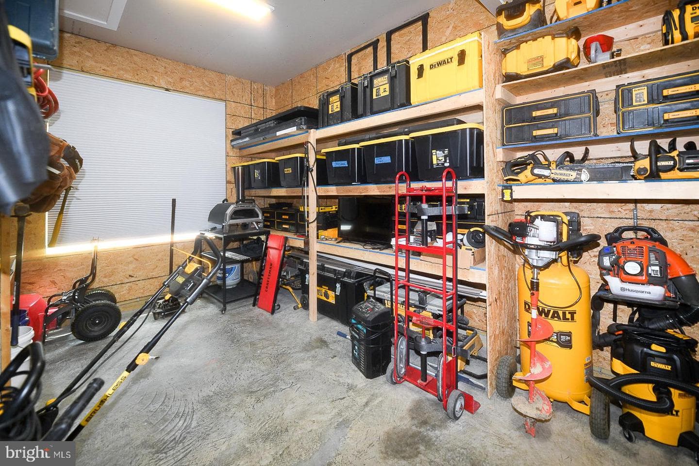 23155 Greenstone photo 77