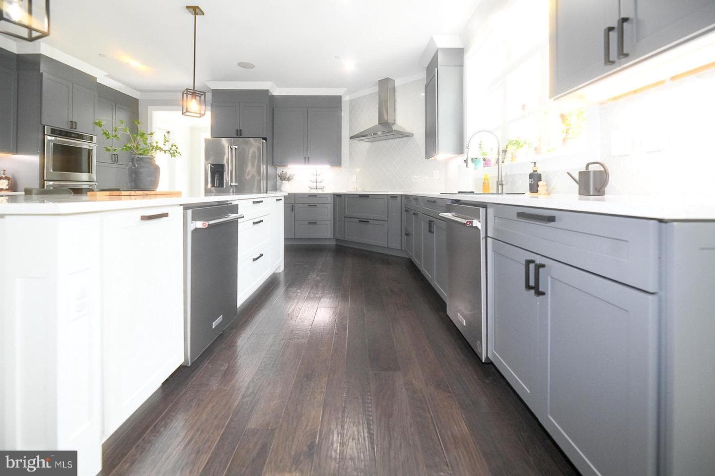 23155 Greenstone photo 8