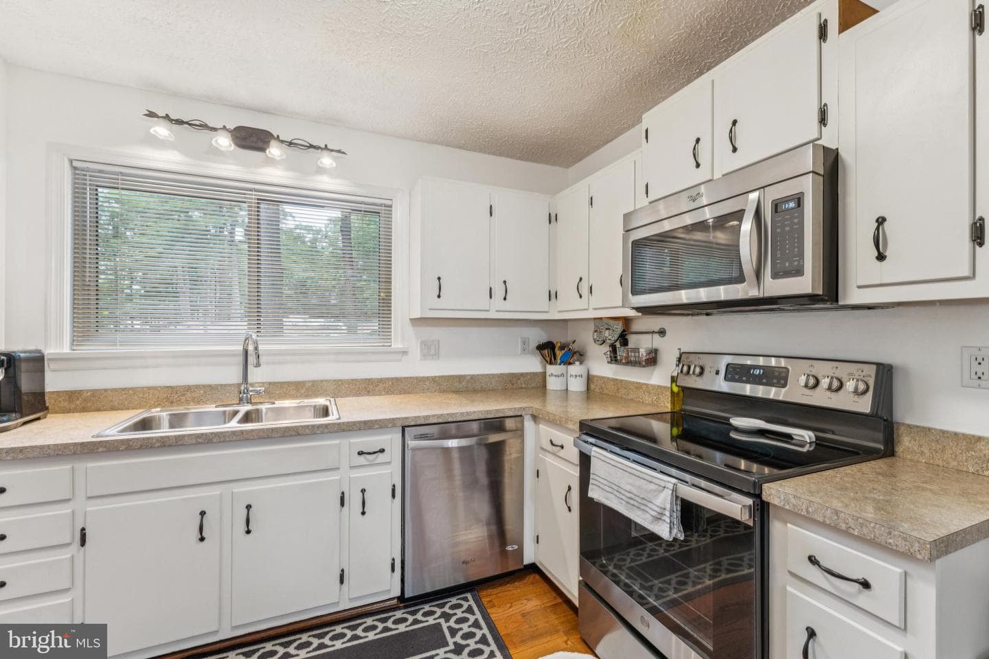23317 Red Oak Court photo 5