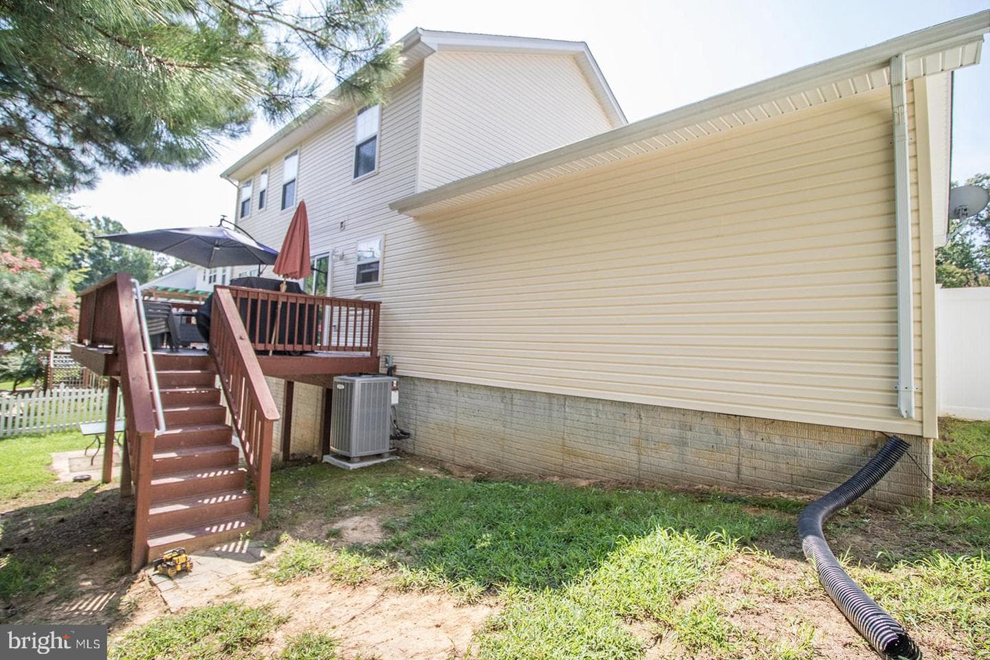 46714 Sandalwood Street photo 27
