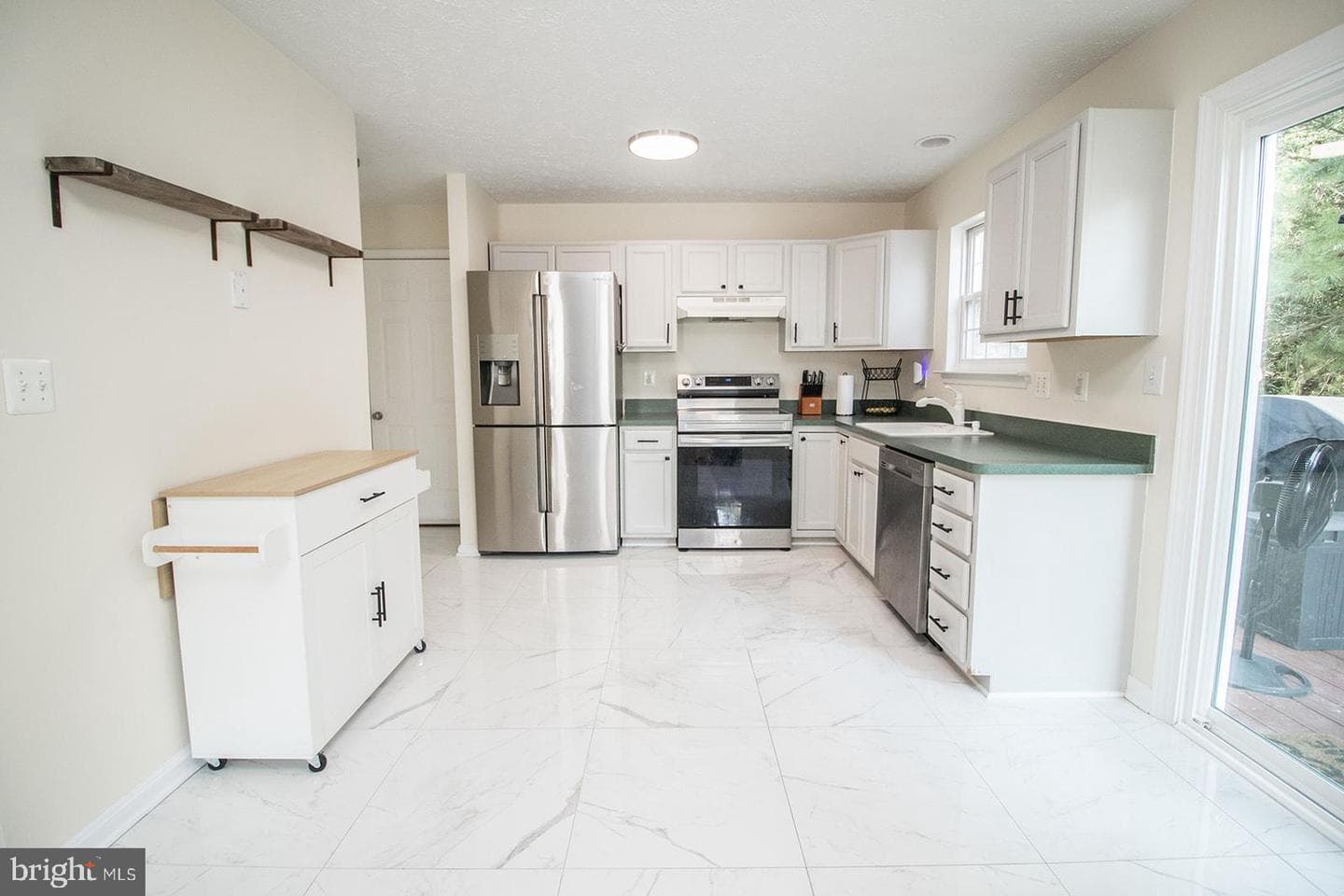 46714 Sandalwood Street photo 36