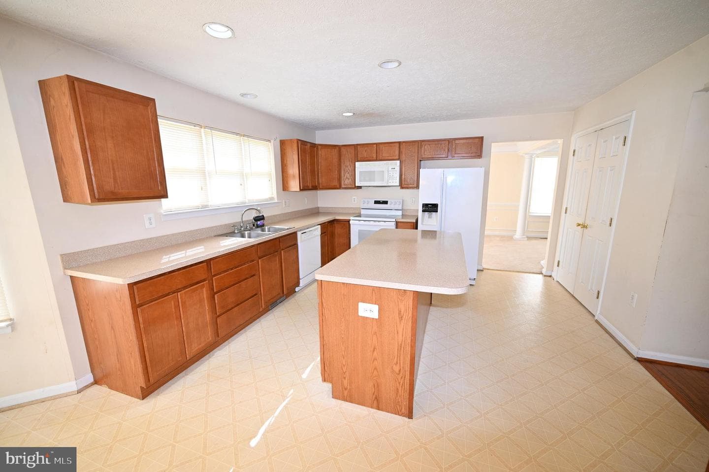 46689 Sandalwood Street photo 29