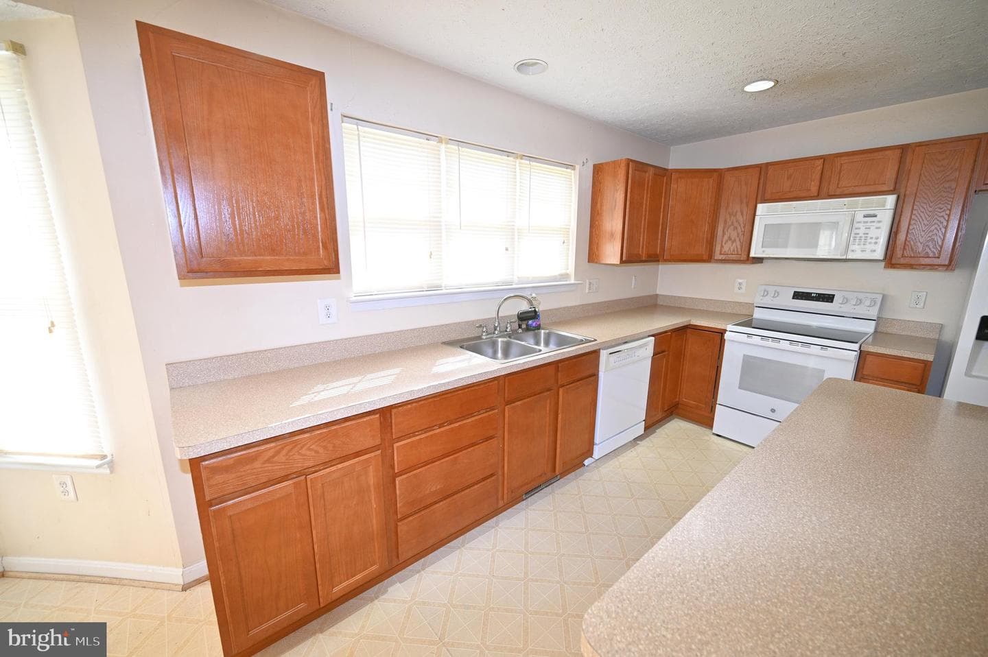 46689 Sandalwood Street photo 30