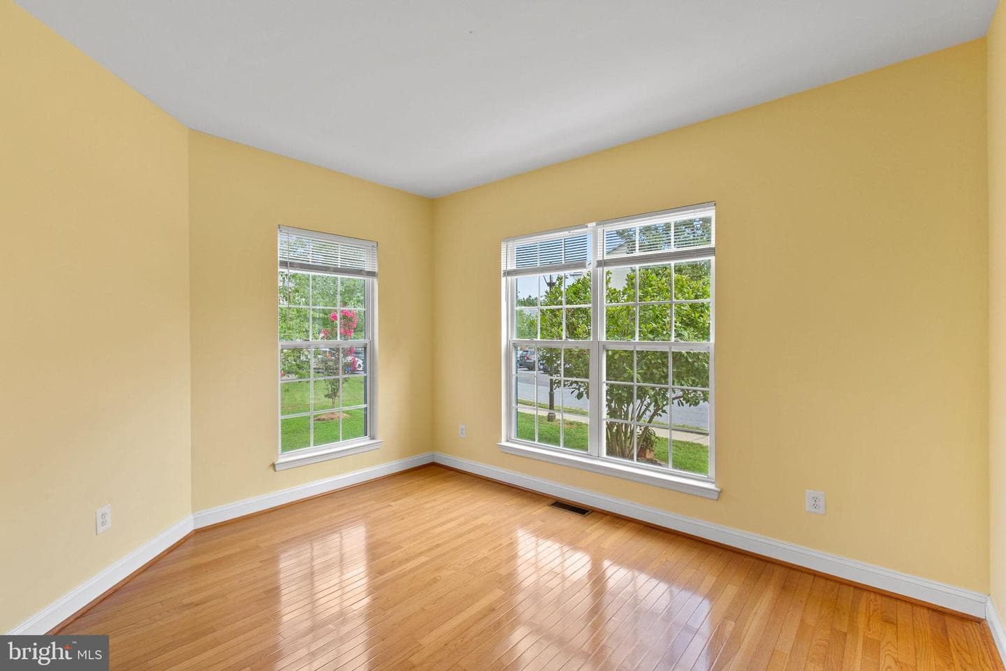 23421 Dahlia Circle photo 10