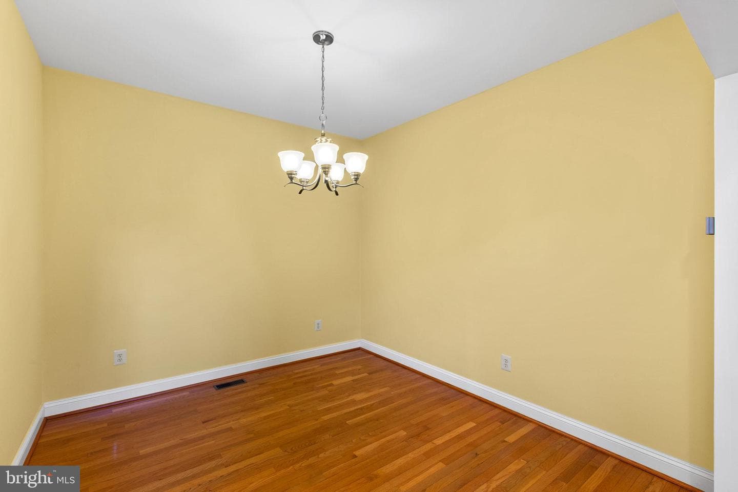 23421 Dahlia Circle photo 13