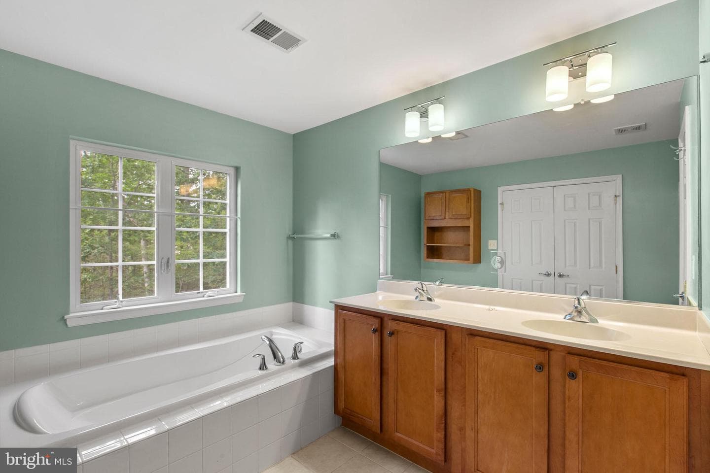 23421 Dahlia Circle photo 19