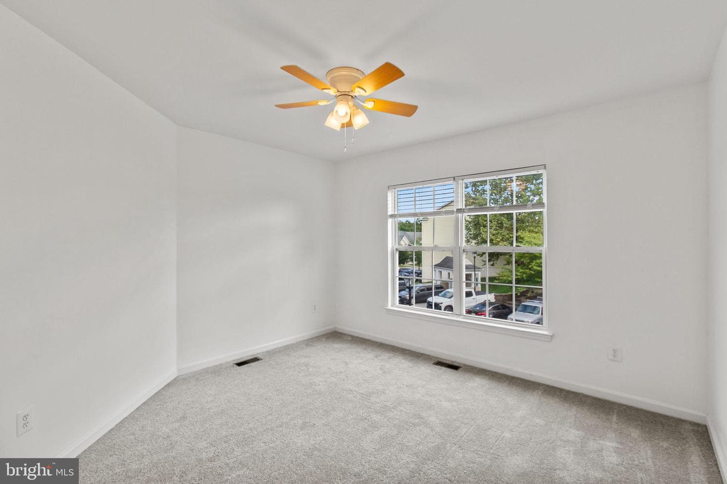 23421 Dahlia Circle photo 20