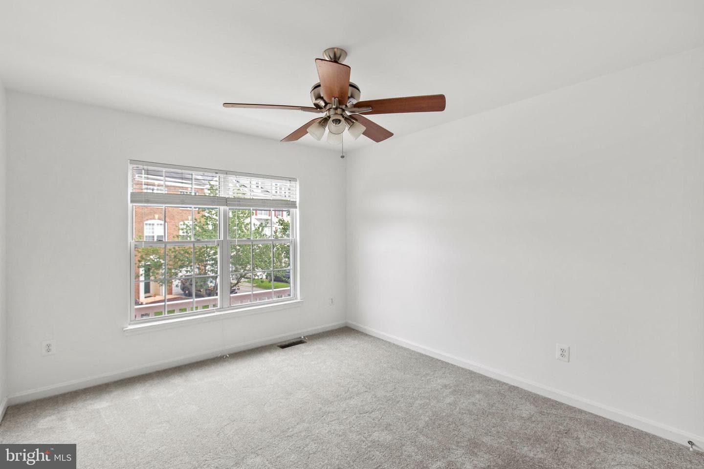 23421 Dahlia Circle photo 21