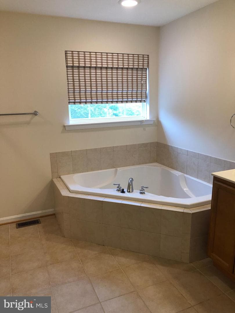 45711 N Maxine Way photo 32