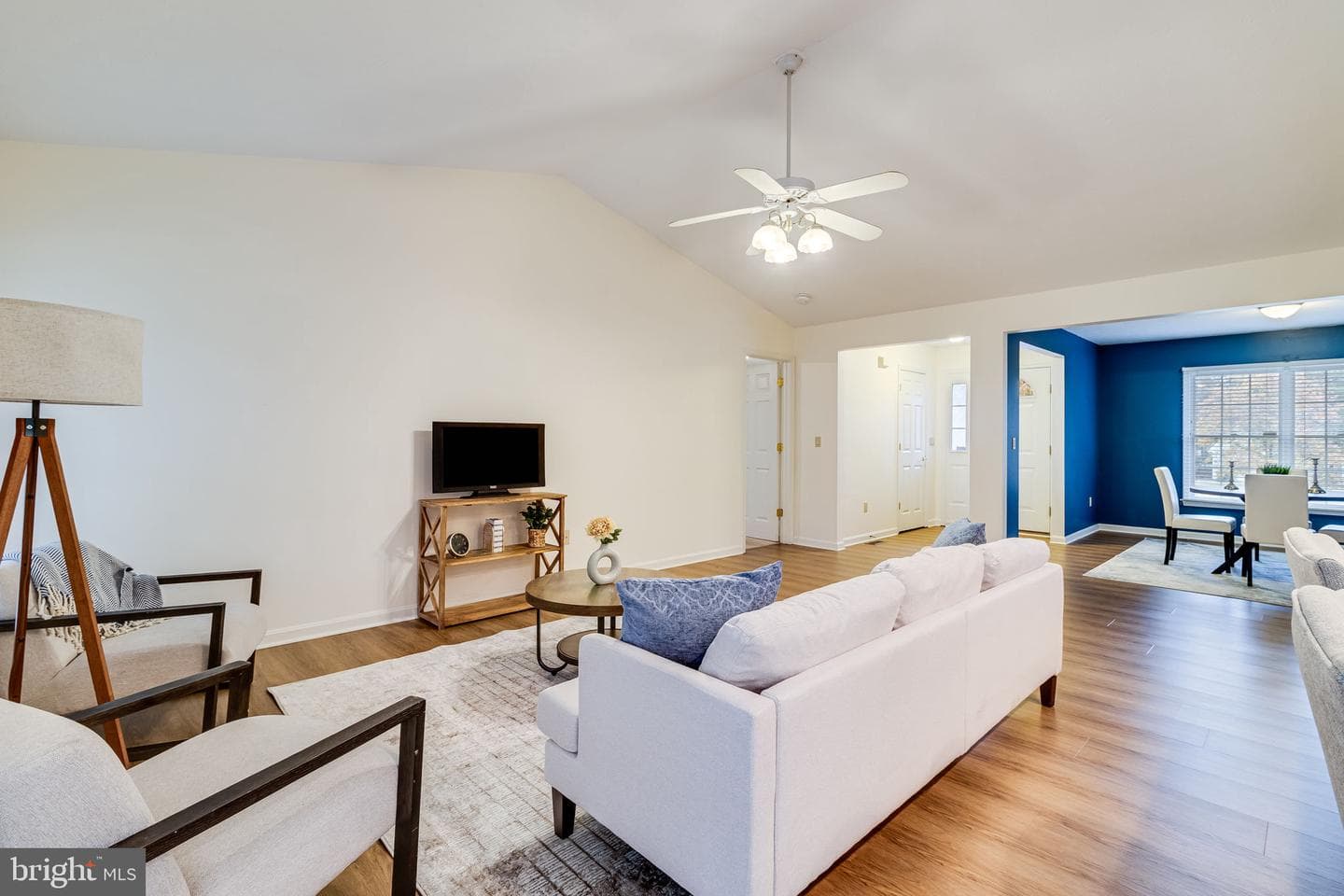 23165 Heatherwood Lane photo 4