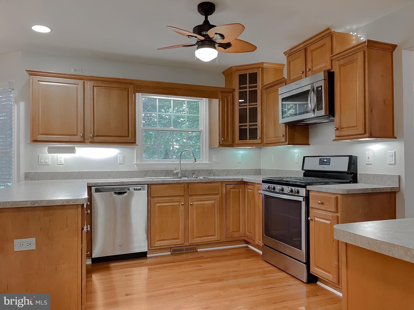 43915 Honeysuckle Way photo 13
