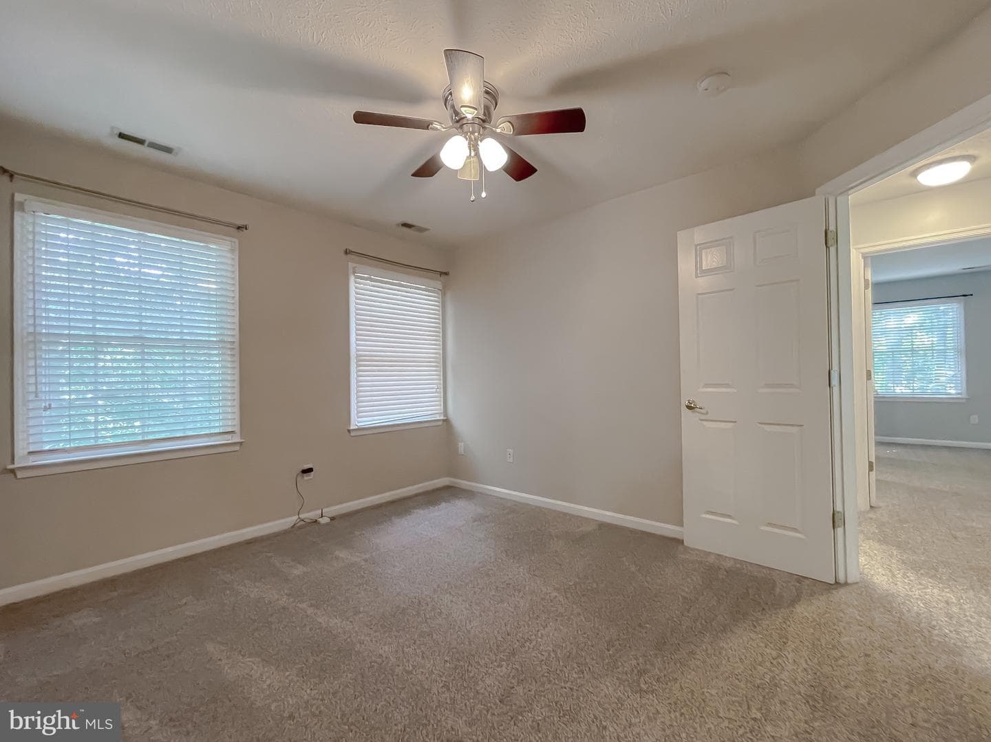 43915 Honeysuckle Way photo 34
