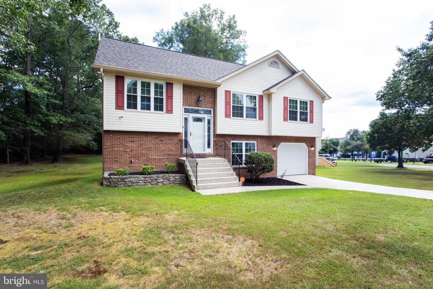 21530 Warwick Court photo 3