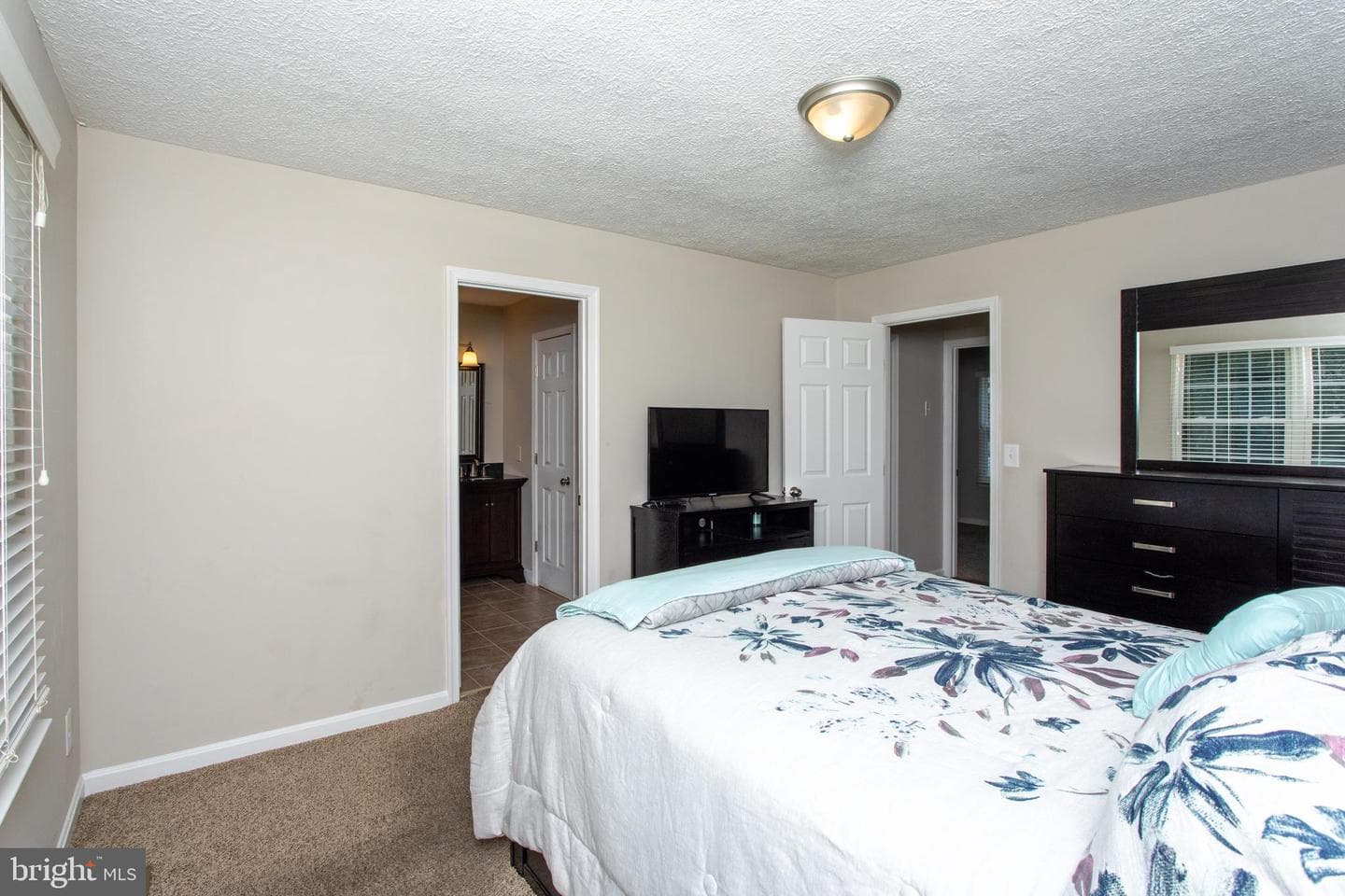 21530 Warwick Court photo 31