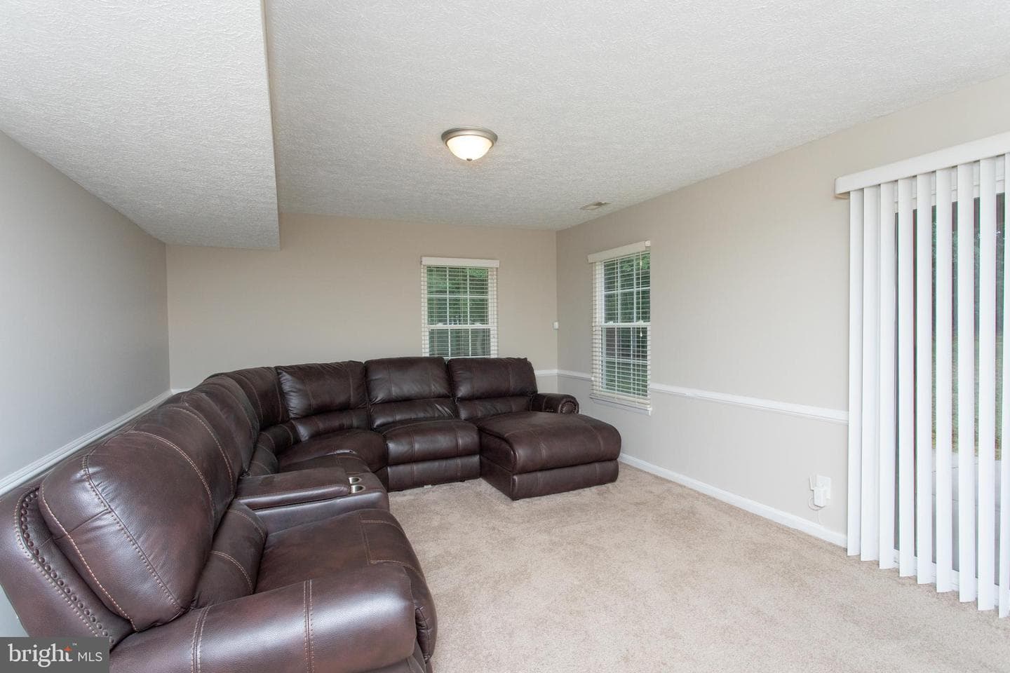21530 Warwick Court photo 38