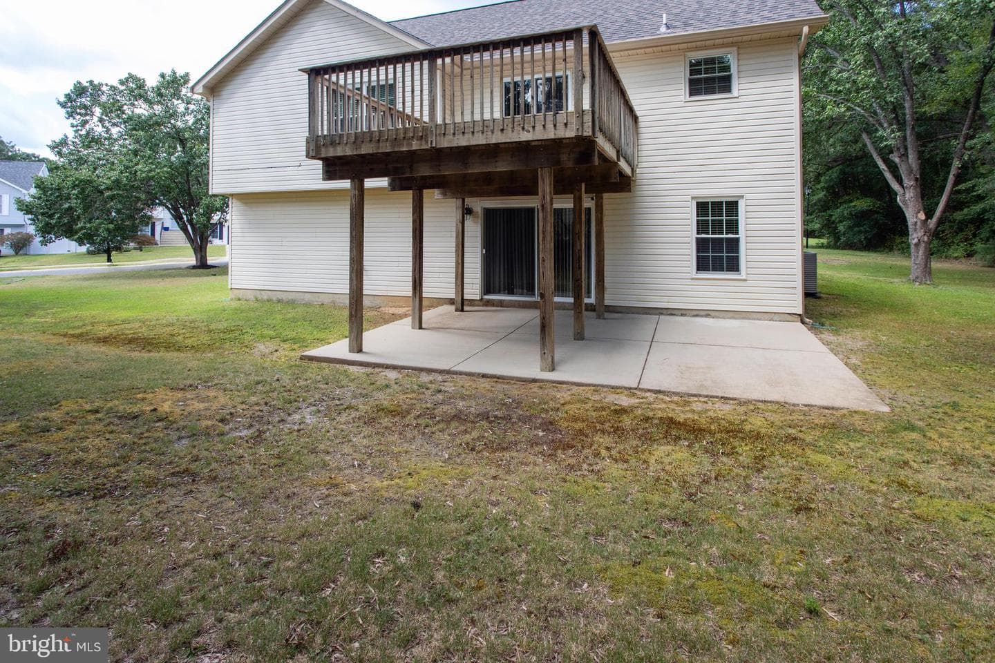 21530 Warwick Court photo 4