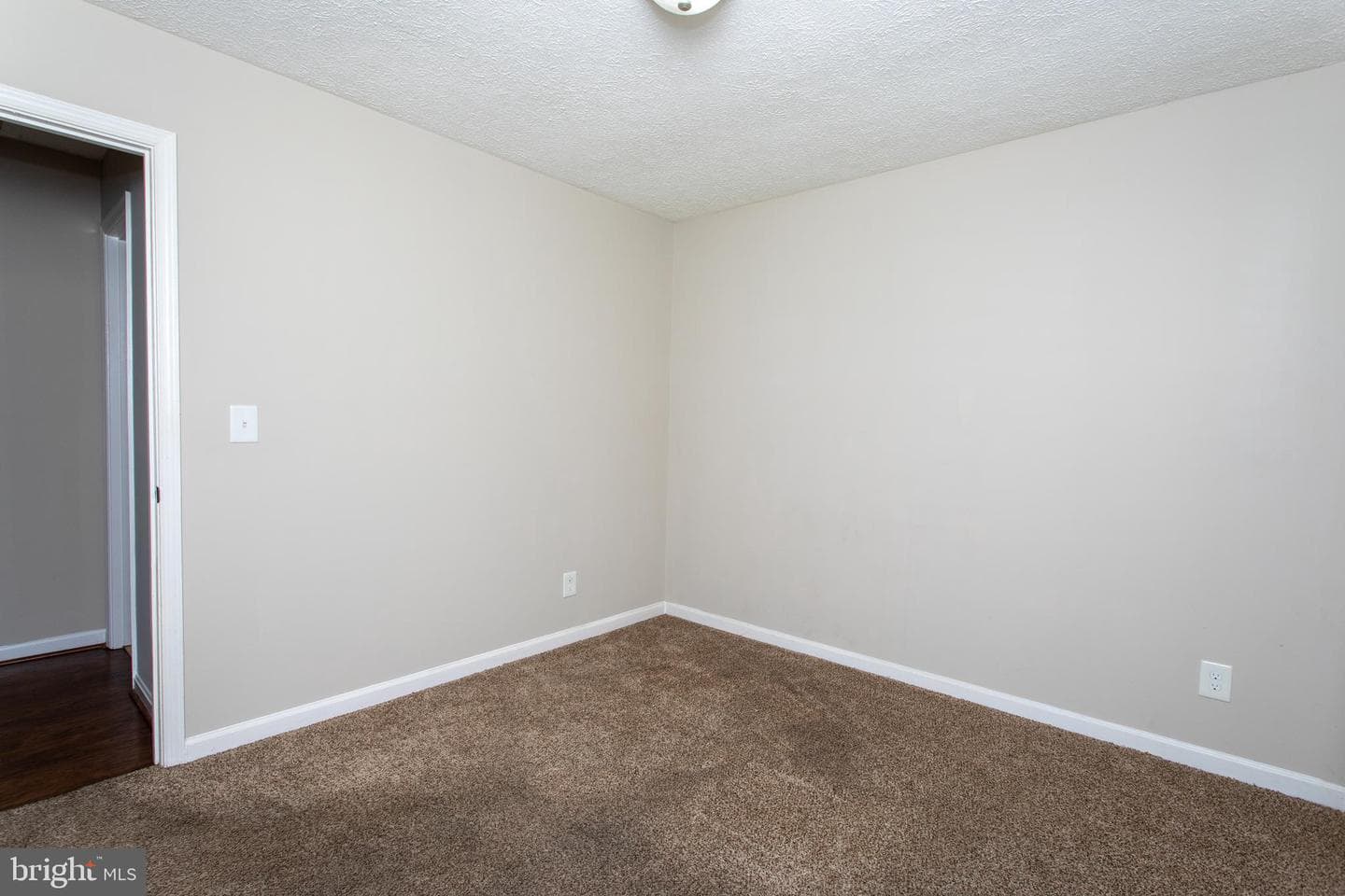 21530 Warwick Court photo 42
