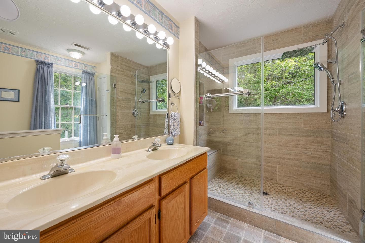 21039 Woodmere Drive photo 37