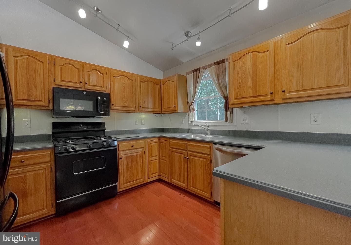 20804 Red Rose Court photo 24