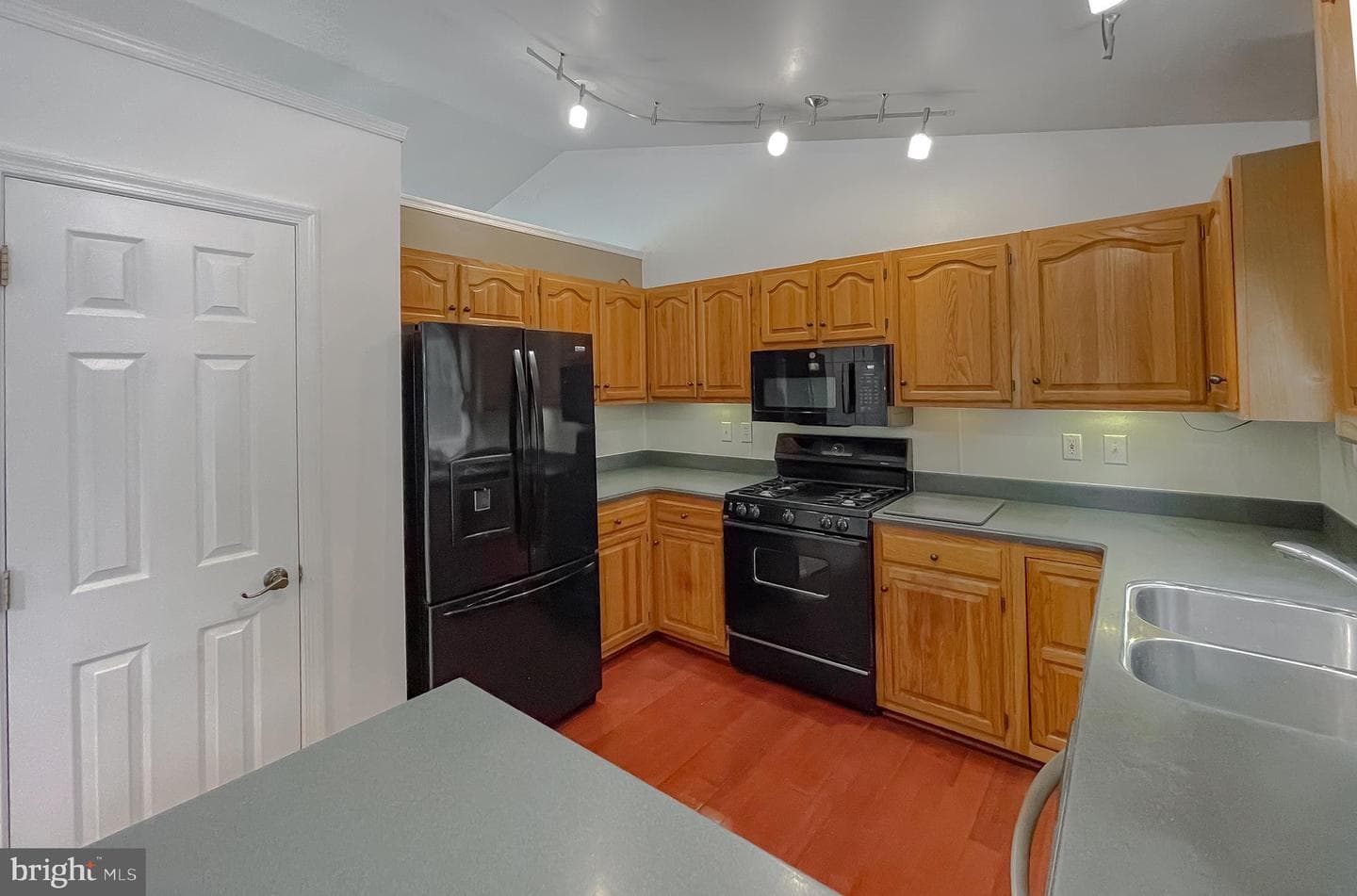 20804 Red Rose Court photo 25