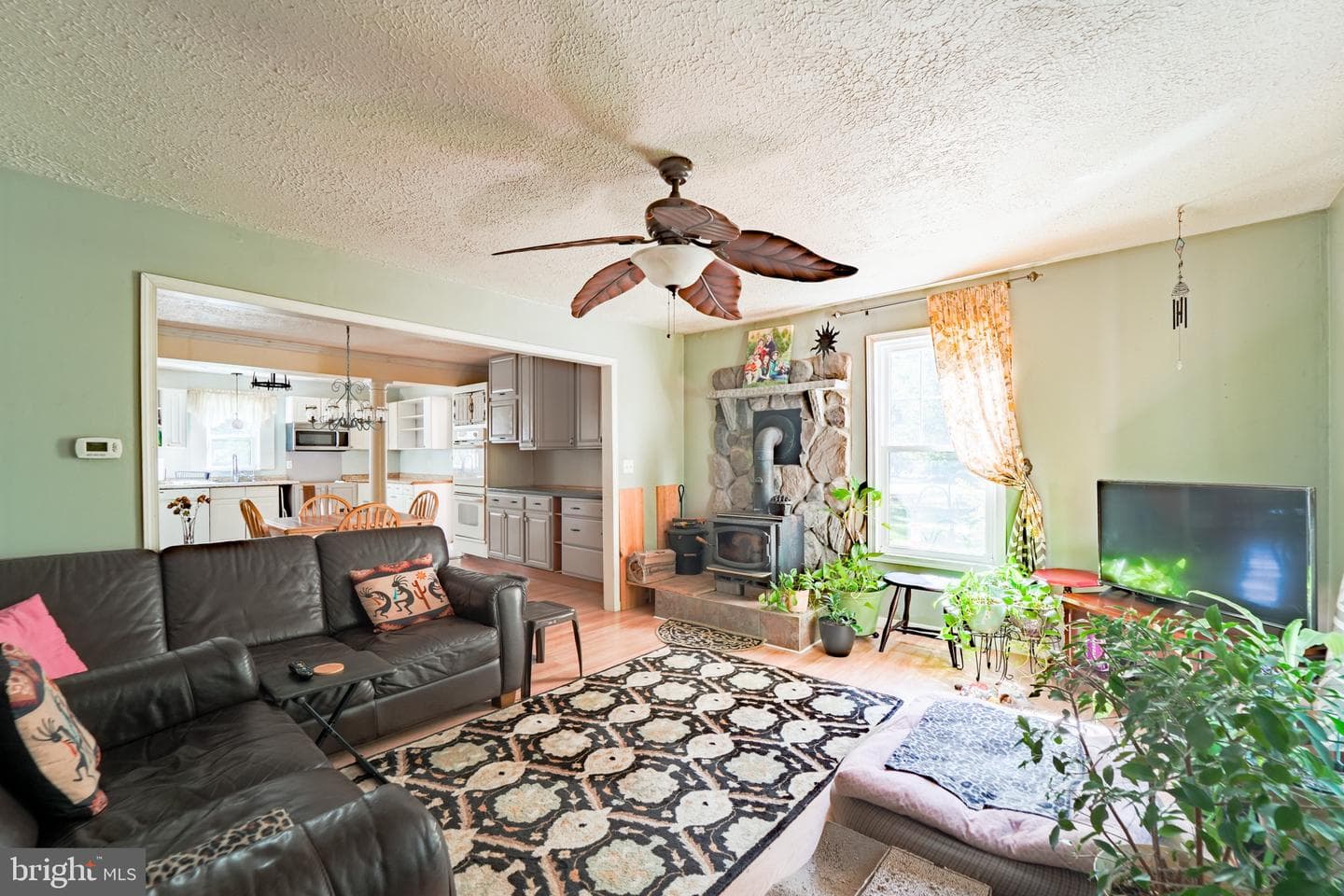 22466 Benswood Road photo 4