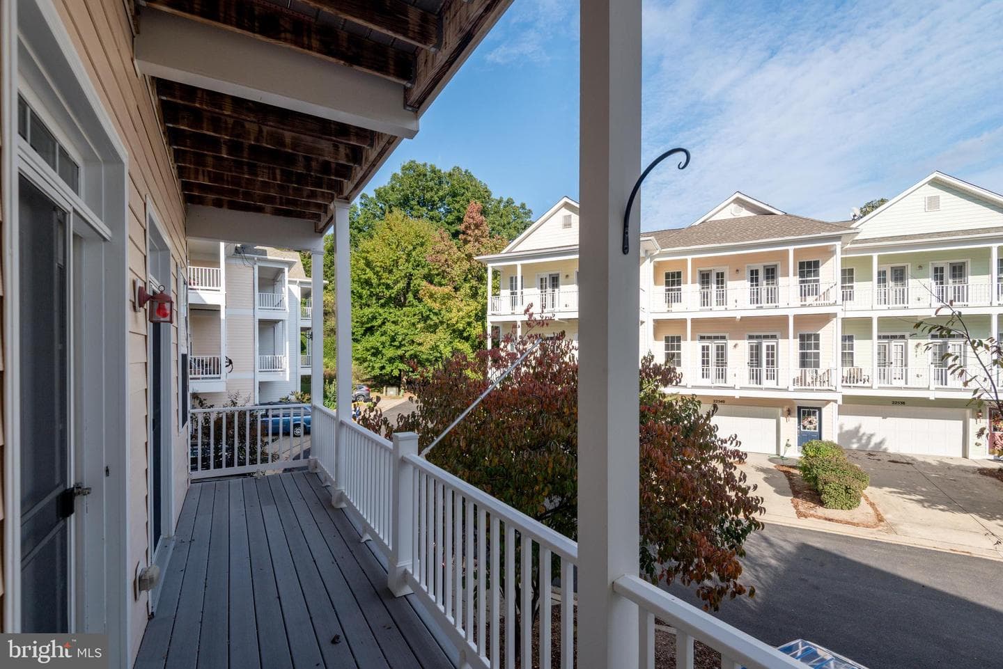 22539 Landing Way photo 2