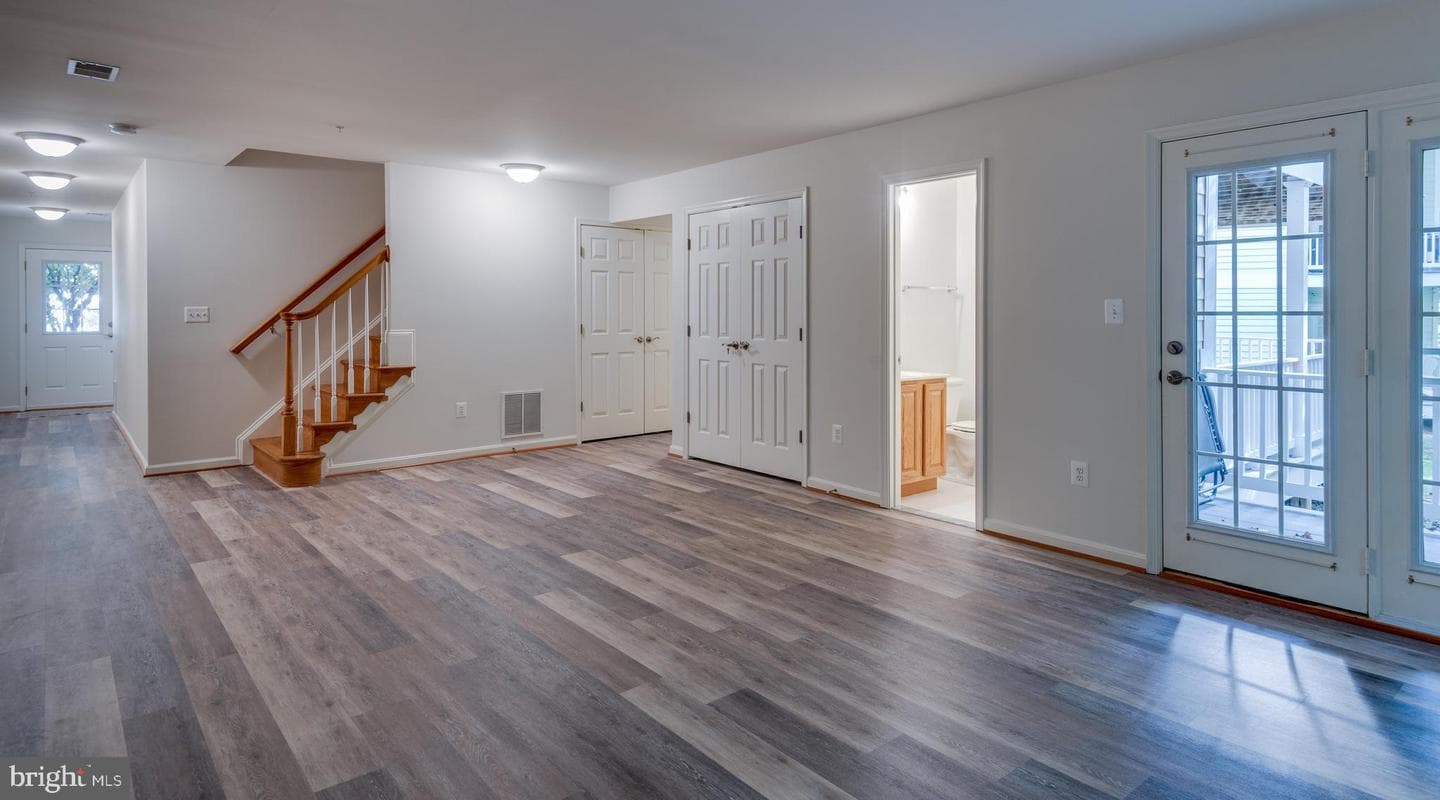 22539 Landing Way photo 9