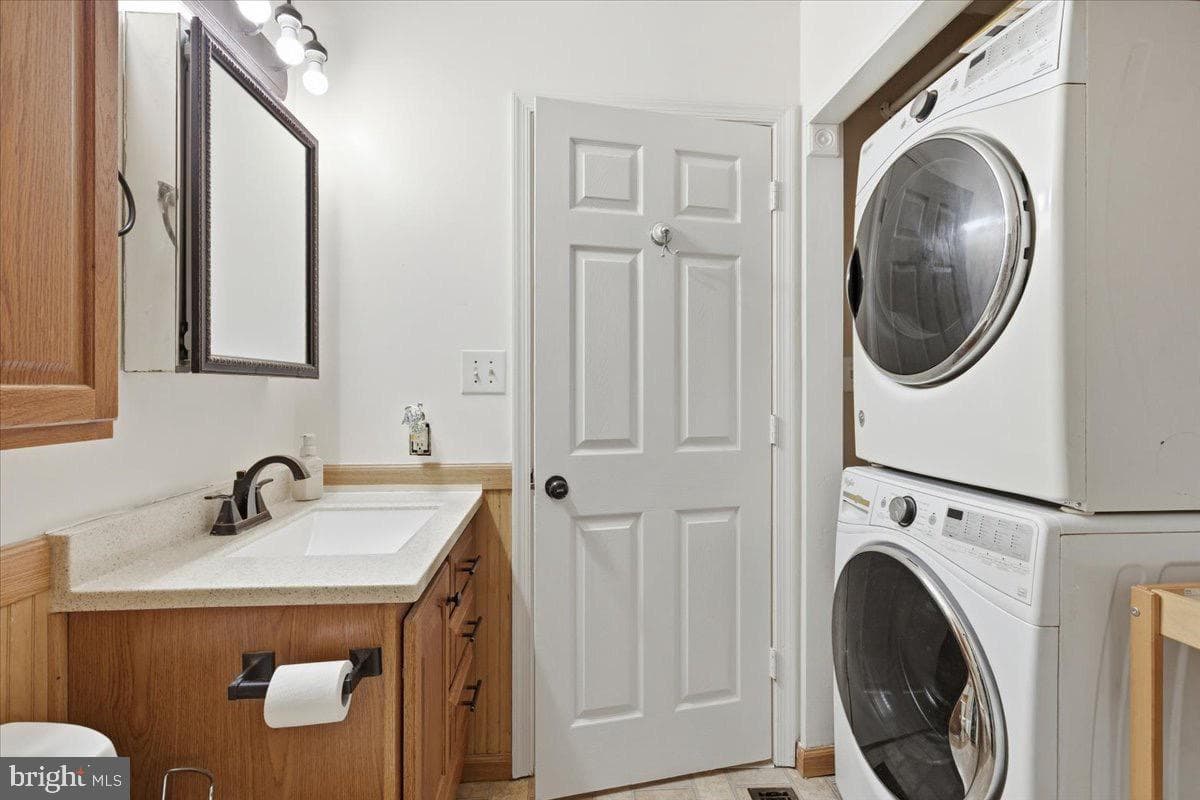41886 Stephen Young Court photo 11