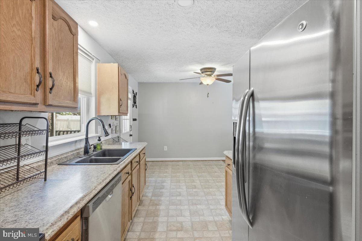 41886 Stephen Young Court photo 5