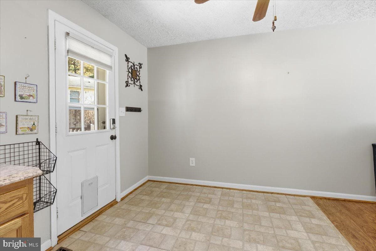 41886 Stephen Young Court photo 8
