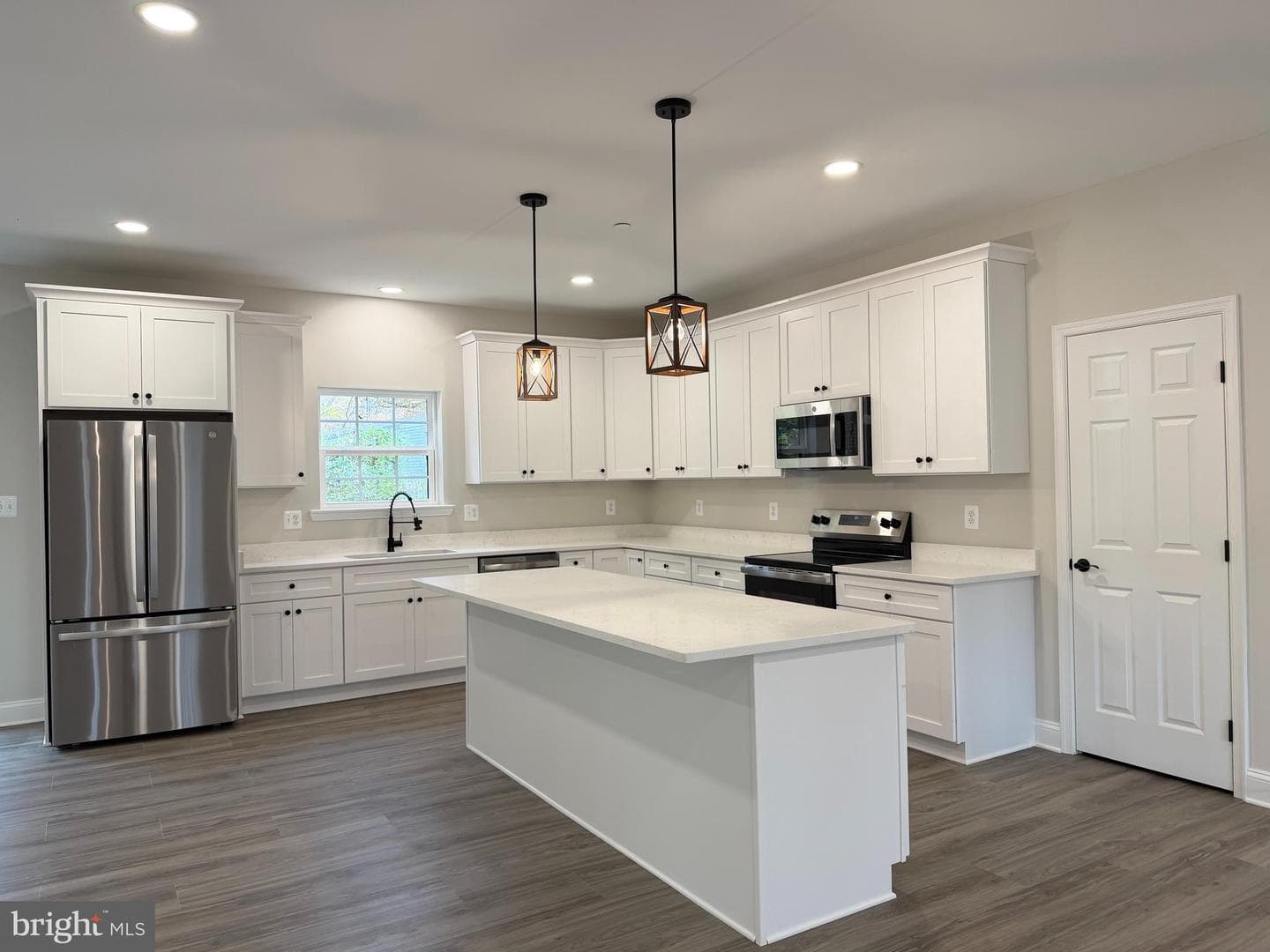 44968 Hewitt Road photo 5