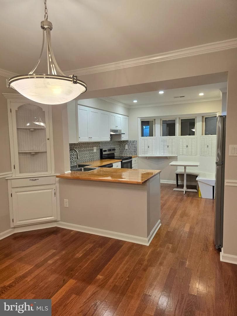 22415 Greenview Court
